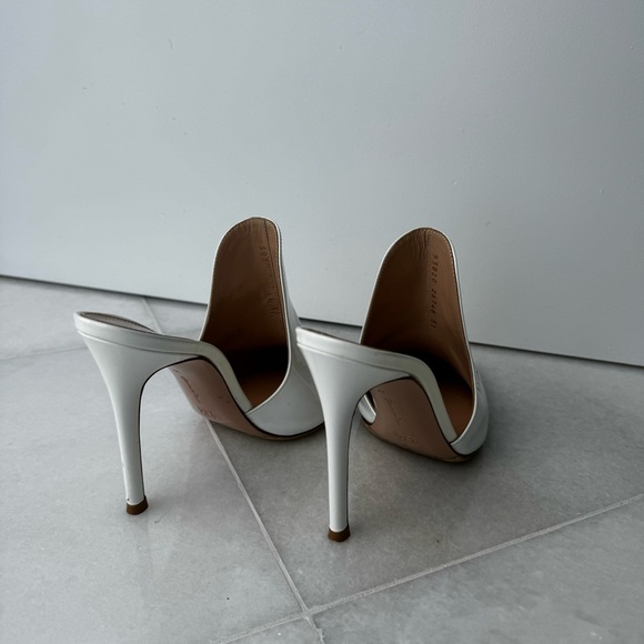 GIANVITO ROSSI PATENT LEATHER MULES - Picture 10 of 10